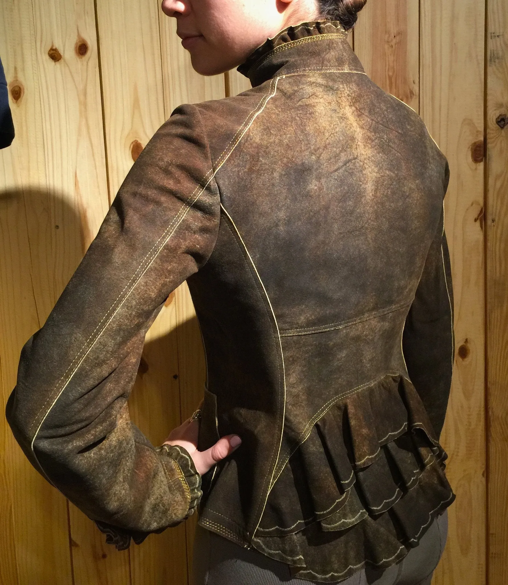 Artico Gringolino Ruffle Leather Jacket Olive