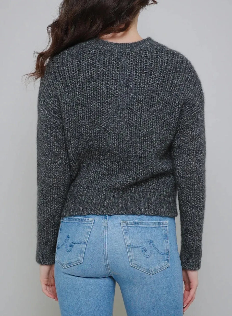 OPEN GAUGE CREW NECK SWEATER